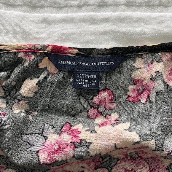 American Eagle cold shoulder top - Picture 3 of 3